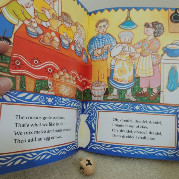I Have A Little Dreidel Hardcover Book October 2006 by Maxie Baum + Dreidel Toy - Picture 7 of 10